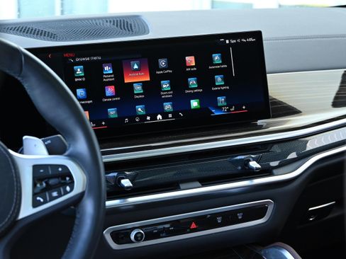 Certified 2025 BMW X6 xDrive40i w/ Premium Package image 23