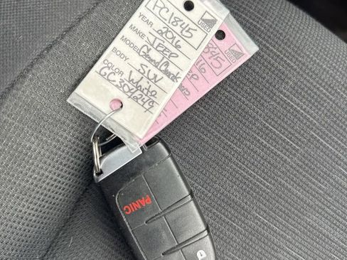 Used 2016 Jeep Grand Cherokee Laredo w/ Quick Order Package 23E image 36