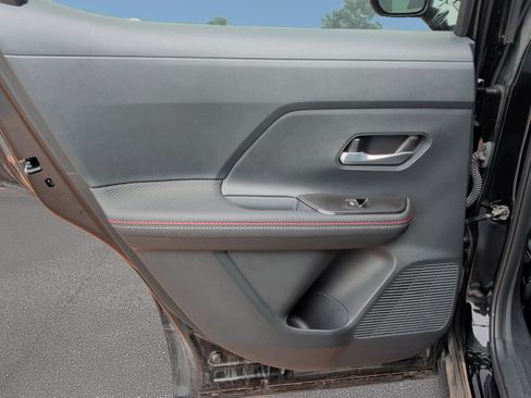 Used 2025 Nissan Kicks SR FWD image 23