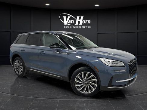 Used 2025 Lincoln Corsair Reserve w/ Towing Package image 1