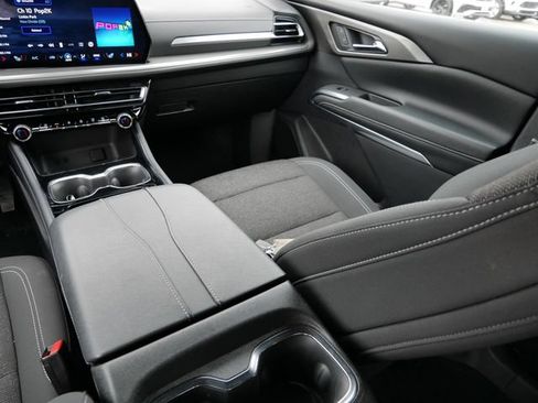 Used 2024 Chevrolet Traverse LT AWD/4WD image 20