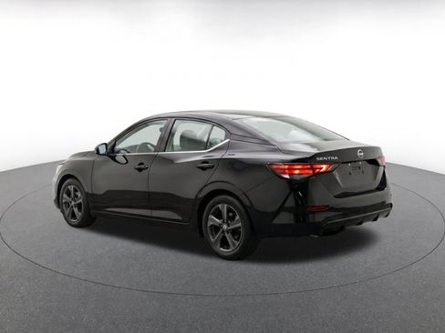 Used 2025 Nissan Sentra SV FWD image 7