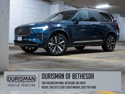 New 2025 Volvo XC90 B6 Core w/ Climate Package