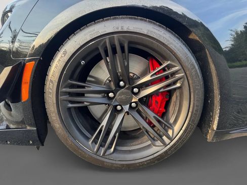 Used 2021 Chevrolet Camaro ZL1 RWD image 32