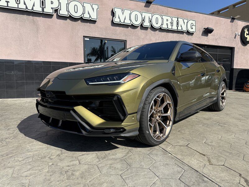 Used 2024 Lamborghini Urus Performante AWD/4WD image 2