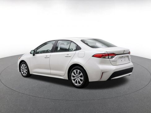 Used 2025 Toyota Corolla LE FWD image 7