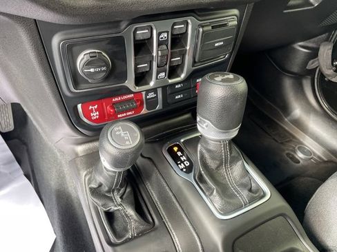 Certified 2024 Jeep Wrangler Willys image 26