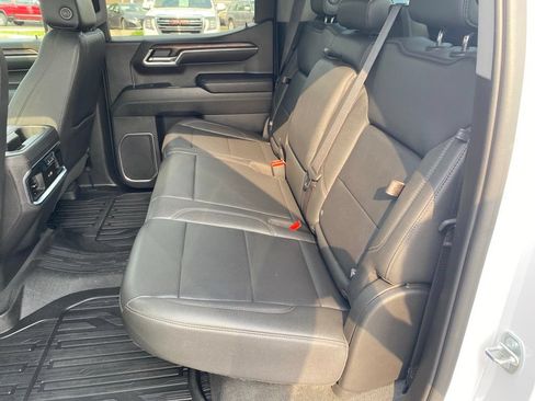 Used 2023 GMC Sierra 1500 SLT w/ SLT Premium Package AWD/4WD image 28