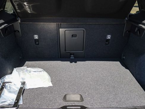 New 2026 Volvo XC40 B5 Core image 28