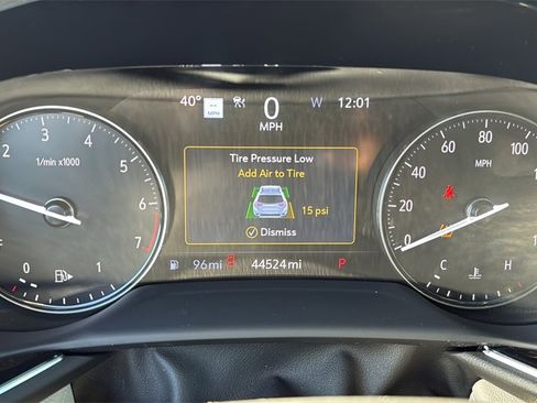 Used 2023 Buick Envision Avenir image 9