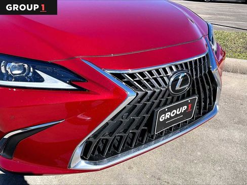 Certified 2025 Lexus ES 350 w/ Premium Package image 27