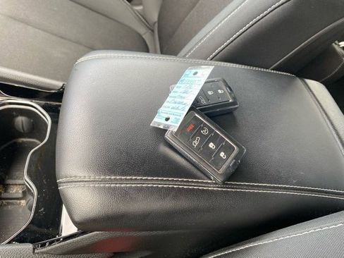 Used 2023 Jeep Grand Cherokee Laredo w/ Luxury Tech Group I image 28