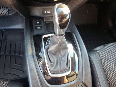 Used 2022 Nissan Rogue Sport SV w/ Technology Package image 14