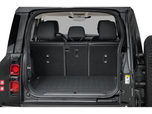 Used 2025 Land Rover Defender 110 X-Dynamic SE AWD/4WD image 11