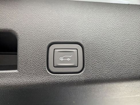 New 2026 Chevrolet Traverse High Country FWD image 30