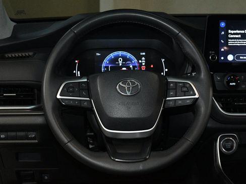 Used 2024 Toyota Grand Highlander FWD image 27