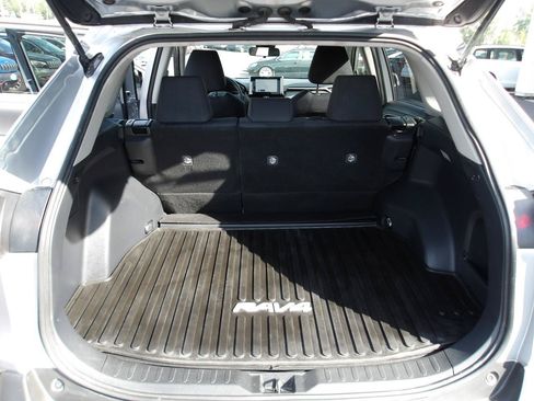 Used 2025 Toyota RAV4 LE AWD/4WD image 10
