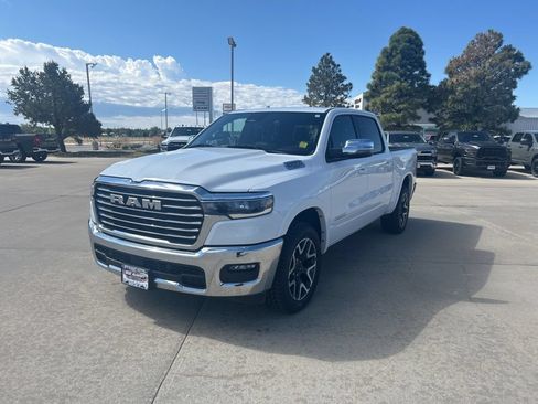 Used 2025 RAM 1500 Laramie AWD/4WD image 1