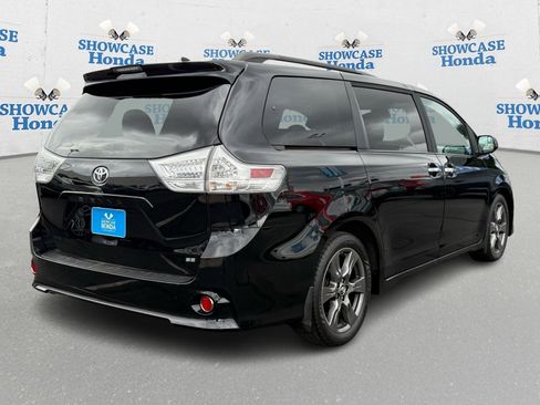 Used 2020 Toyota Sienna SE image 8