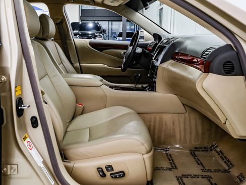 Used 2007 Lexus LS 460 RWD image 50