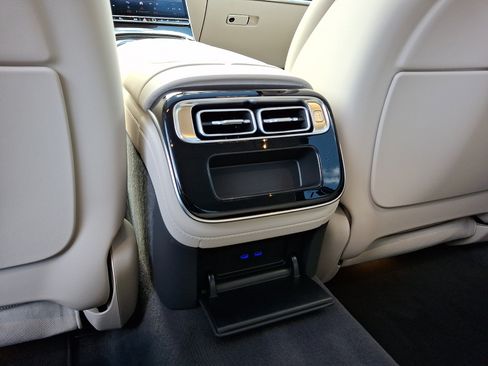 Certified 2025 Mercedes-Benz S 580 4MATIC Sedan image 11