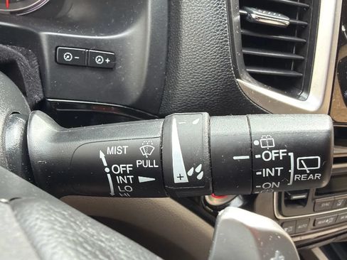 Used 2017 Honda Pilot Touring image 13