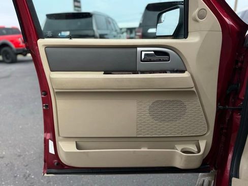 Used 2014 Ford Expedition XLT w/ Equipment Group 202A image 13