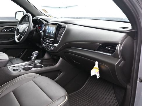 Used 2023 Chevrolet Traverse Premier image 16