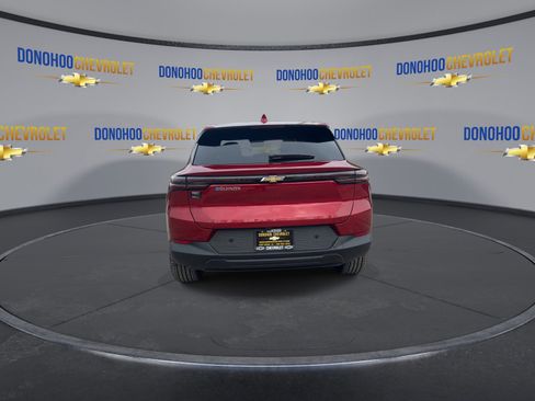New 2026 Chevrolet Equinox EV LT image 10