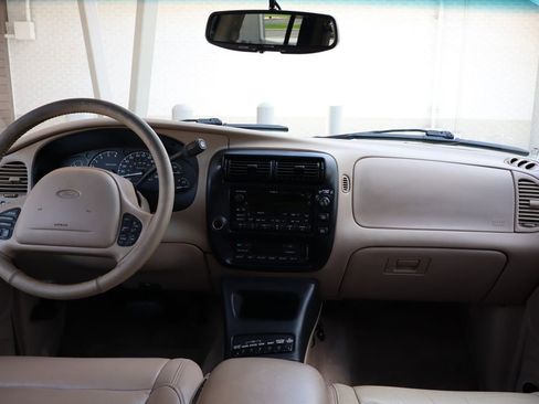 Used 2000 Ford Explorer Eddie Bauer image 16