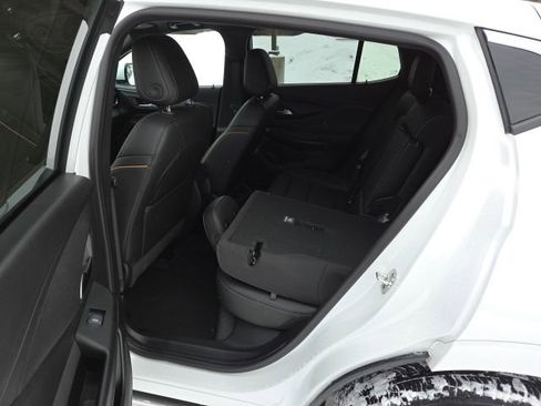 Used 2025 Buick Envista Avenir image 42