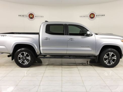 Used 2016 Toyota Tacoma TRD Sport w/ Towing Package RWD image 2
