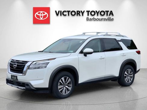 Used 2023 Nissan Pathfinder SL AWD/4WD image 1
