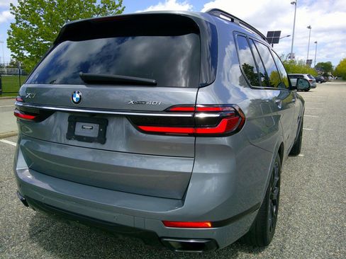 Used 2023 BMW X7 xDrive40i AWD/4WD image 26