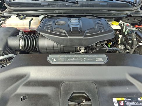 Used 2025 Jeep Wagoneer L 4WD image 28