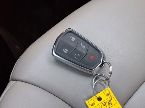 Used 2023 Cadillac XT4 Premium Luxury w/ Cold Weather Package image 18