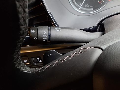 Certified 2025 Cadillac XT6 Luxury image 9