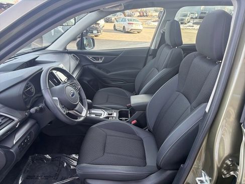 Used 2022 Subaru Forester Premium image 43