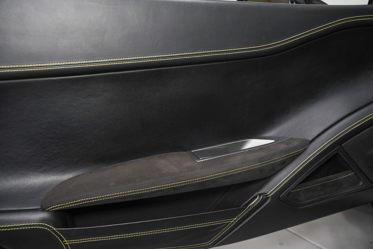 Used 2013 Ferrari 458 Spider RWD image 41