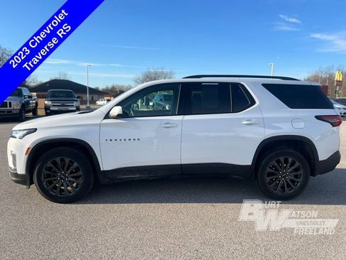 Used 2023 Chevrolet Traverse RS w/ LPO, Floor Liner Package image 3