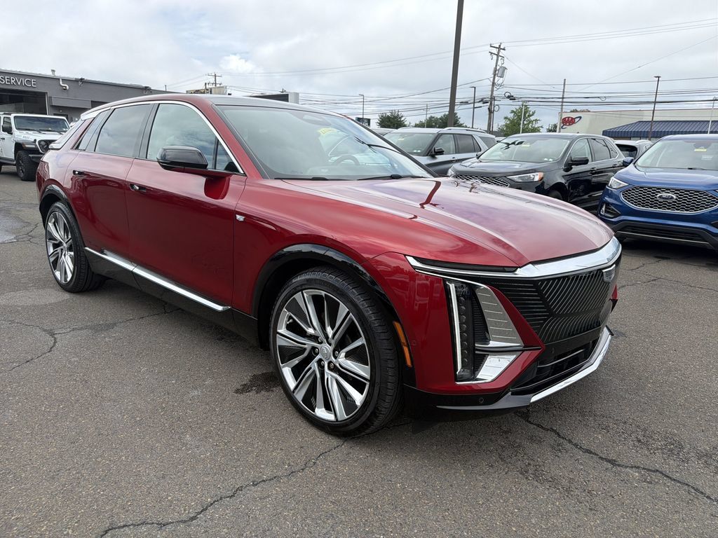 Used 2024 Cadillac Lyriq Luxury AWD/4WD image 12