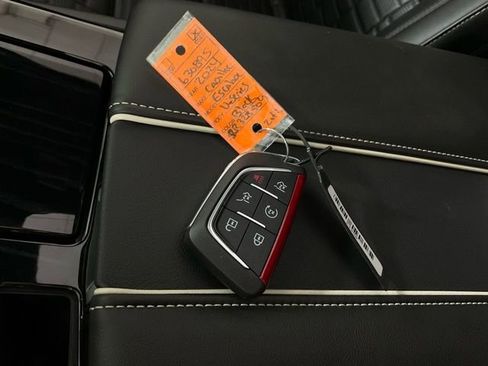 Used 2024 Cadillac Escalade ESV V w/ LPO, ONYX Package image 44