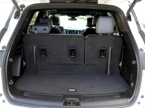 Used 2024 Buick Enclave Essence w/ Experience Buick Package image 29