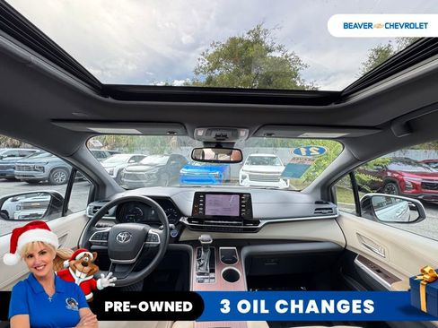 Used 2021 Toyota Sienna XLE image 26