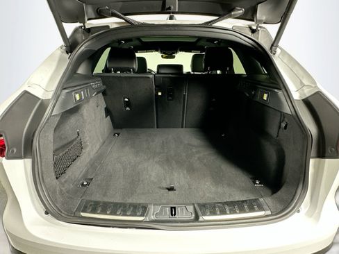 Used 2025 Jaguar F-PACE R-Dynamic S image 29