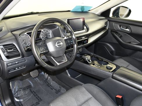 Used 2025 Nissan Rogue SV AWD/4WD image 34