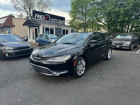 Used 2015 Chrysler 200 Limited image 2