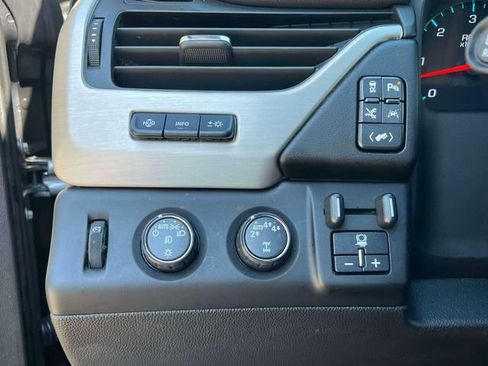 Used 2019 GMC Yukon XL Denali AWD/4WD image 33