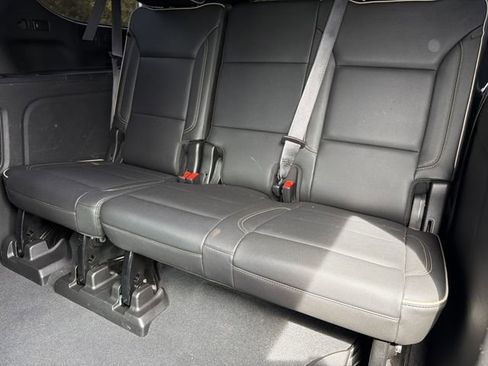 Used 2021 Chevrolet Suburban Premier RWD image 19