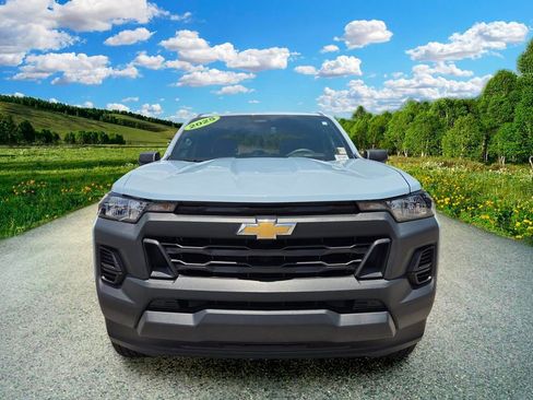 Used 2025 Chevrolet Colorado W/T RWD image 8